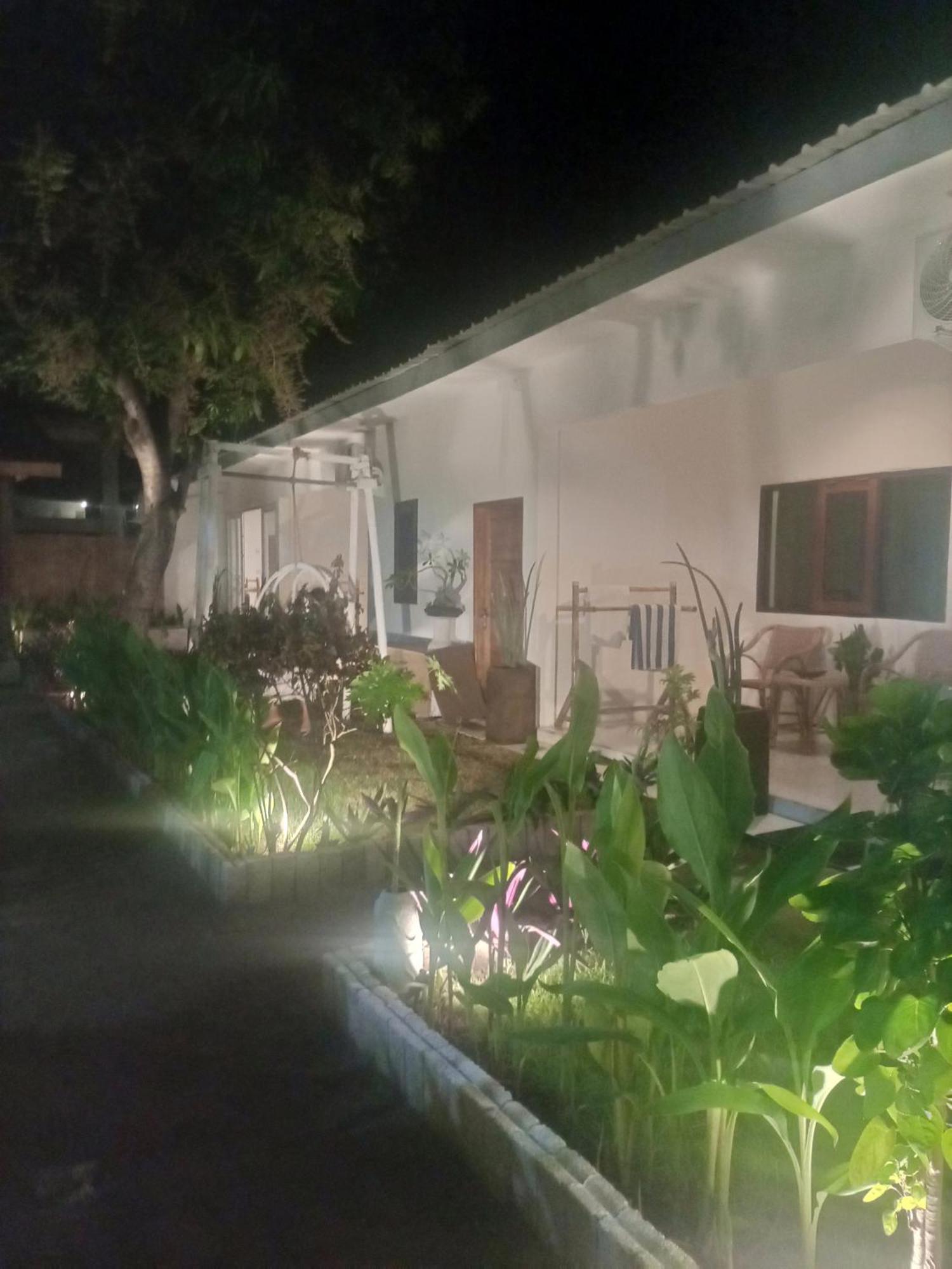 Efrata Villa Gili Air Chambre photo